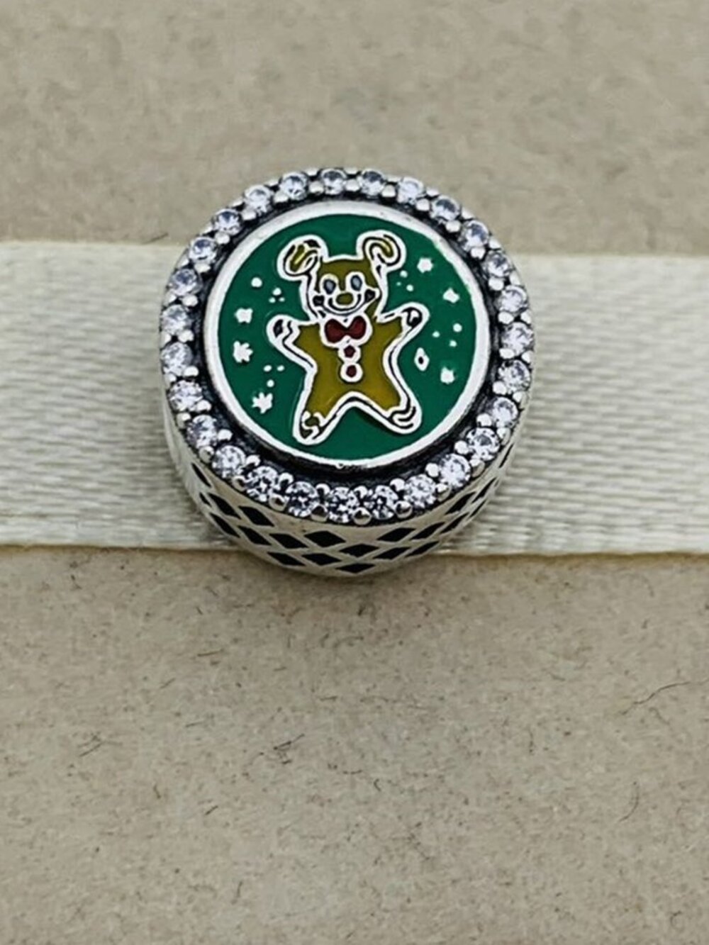 ✨🔥Pandora Disney Parks candy cane christmas charm